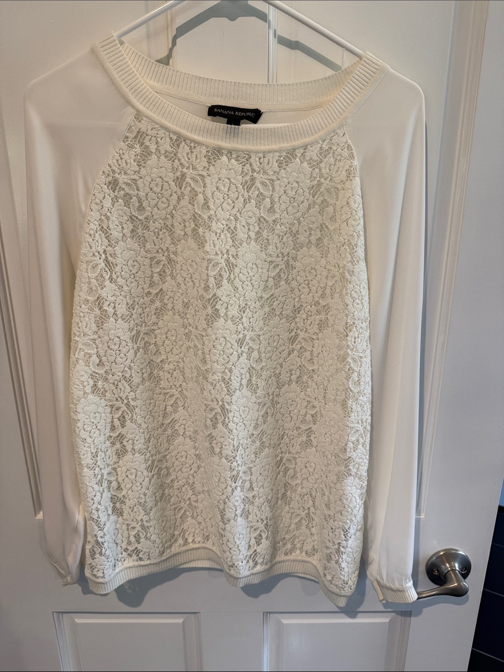 Banana Republic Cream Lace Front Raglan Long Sleeve Top